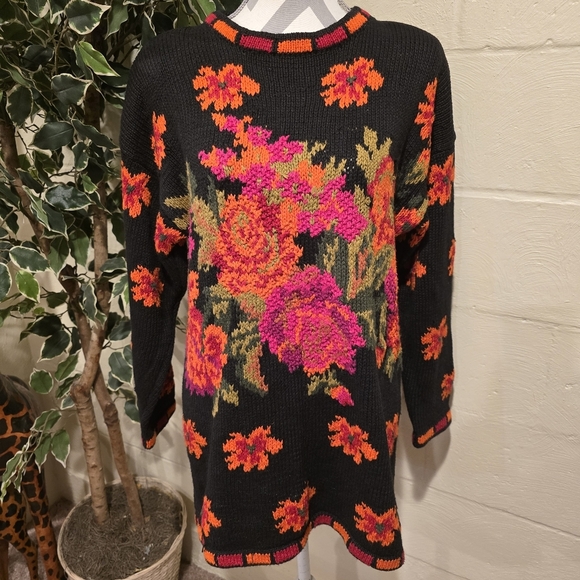 Vintage International Express Sweater, Tunic, Dress Oversized Knit  Roses Size S - Picture 2 of 11
